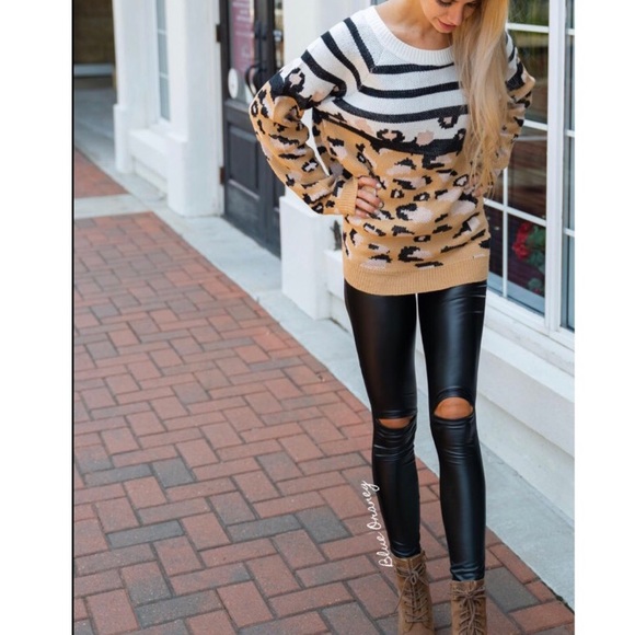 ✨JUST IN✨BLACK FAUX LEATHER KNEE CUT OUT SLICK LEGGINGS - Picture 12 of 15